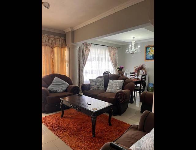 5 BEDROOM HOUSE FOR SALE IN NOSITHA